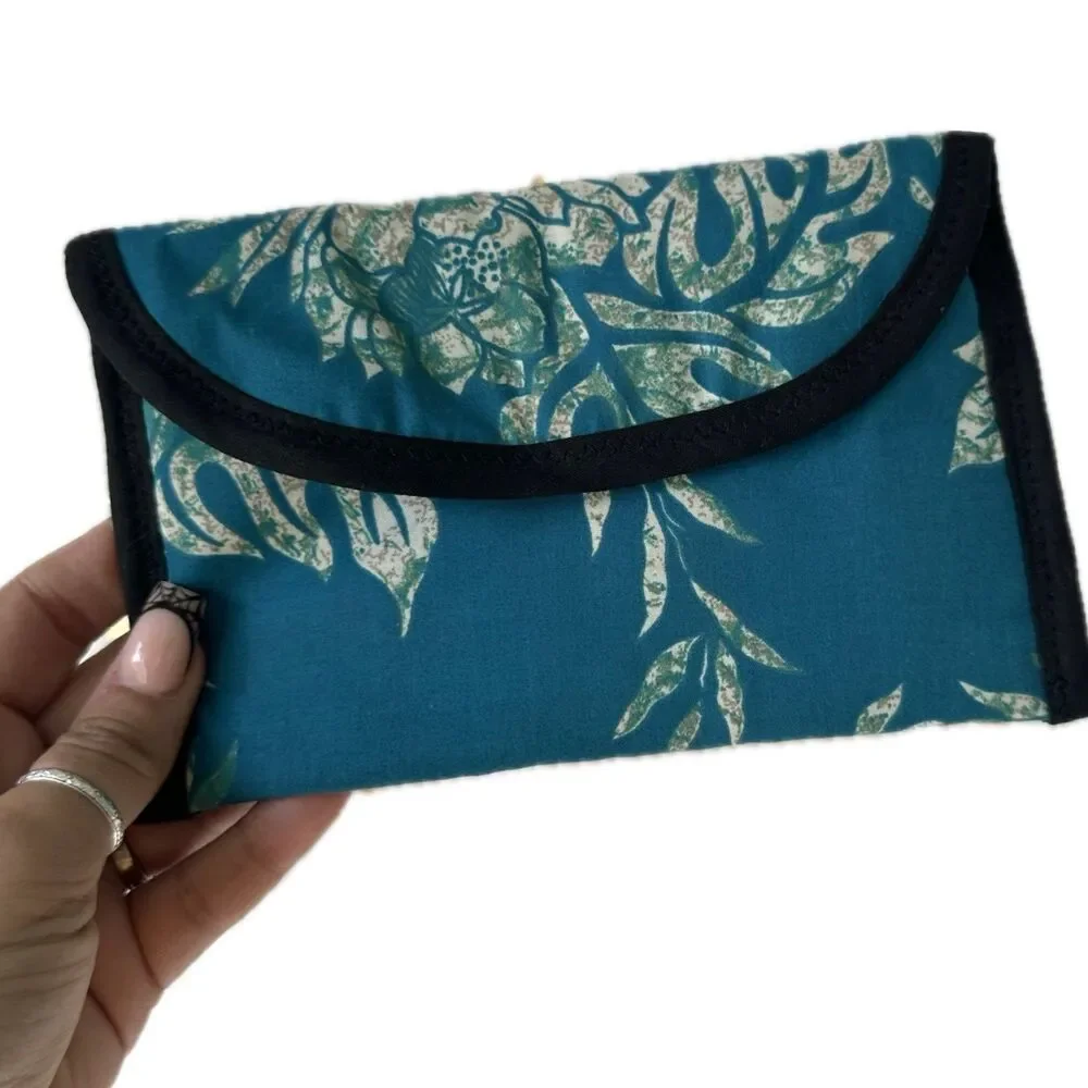 Handmade Hawaiian Tropical Quilted Lining Snap Closure 3 Pocket Wallet Pouch